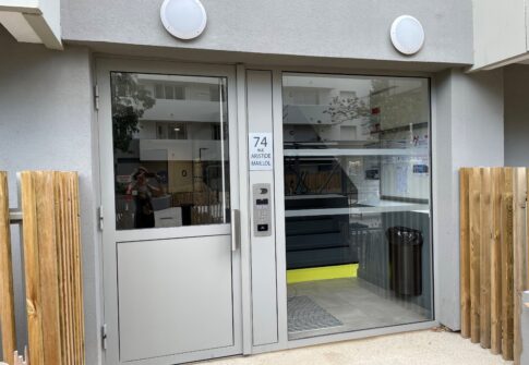 Portes d’entrée de hall en acier